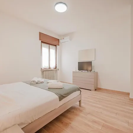 Casa Rivoli - Private Garden & Free Parking Apartment