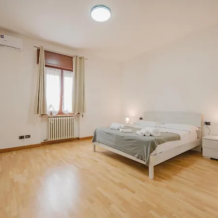 Casa Rivoli - Private Garden & Free Parking